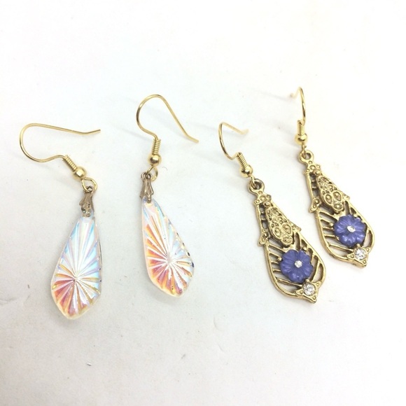 3/$30 VINTAGE EARRINGS PLASTIC DANGLE AB AURORA BOREALIS FLOWER GOLD TONE FAIRY - Picture 7 of 10